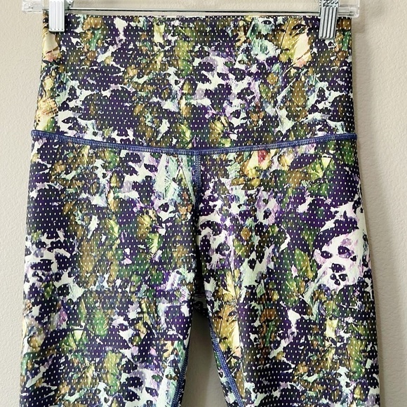Lululemon Wunder Under Crop II Full-On Luxtreme Floral Sport White Multi Size 6? - Picture 2 of 12